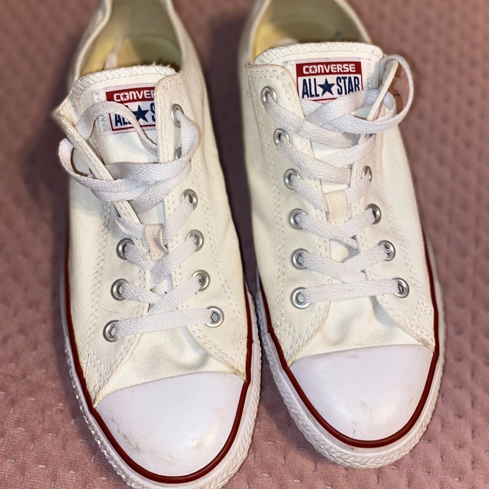 White Converse Men’s 8/ Women’s 10